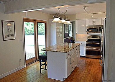 1241 Viewmont Dr, Schenectady, NY 12309 - photo 5