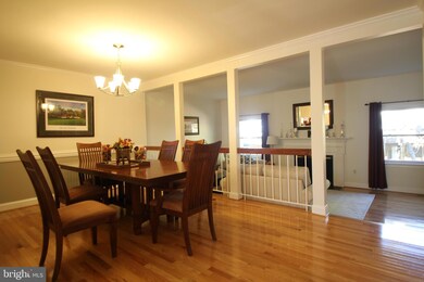 3036 Southern Elm Ct, Fairfax, VA 22031 - photo 7