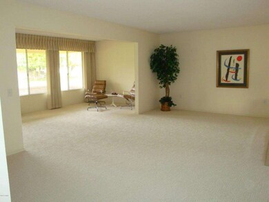 6 LIVING RM OPEN TO AZ ROOM