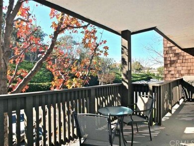 Large balcony facing the greenbelt of Signal Hill,