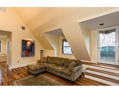 104 Babcock St unit 4, Brookline, MA 02446 - photo 5