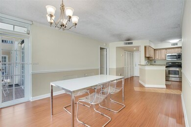 University Inn Condominium unit 2206, Coral Gables, FL 33146 - photo 3
