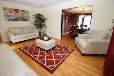7 Cider Mill Rd, Saugus, MA 01906 - photo 4