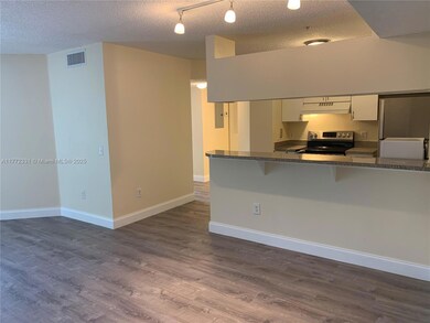 470 S Park Rd unit 7307, Hollywood, FL 33021 - photo 2