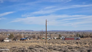 1405 Hooten St, Silver Springs, NV 89429 - photo 4