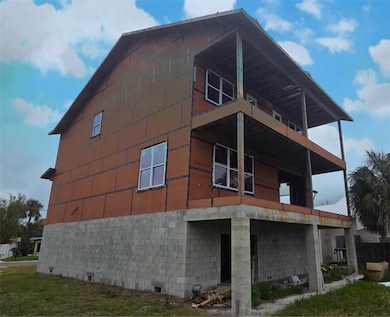 1203 Bayshore Blvd, Indian Rocks Beach, FL 33785 - photo 2