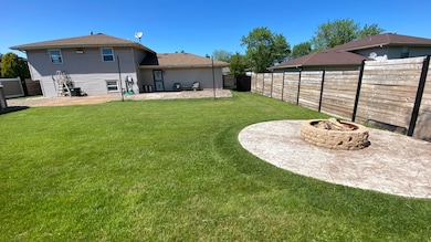 4091 W 76th Ln, Merrillville, IN 46410 - photo 2