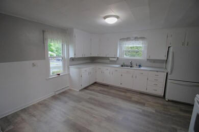 5. Eat-In Kitchen