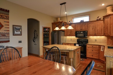 215 E Kodiak Ct, Kechi, KS 67067 - photo 6