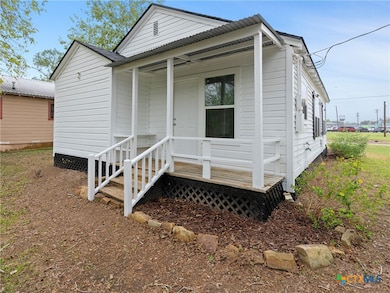 107 Mulberry St, Hallettsville, TX 77964 - photo 6