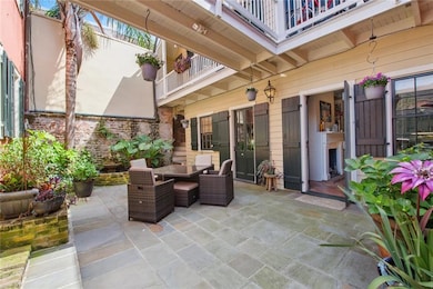 Slate courtyard with fountain