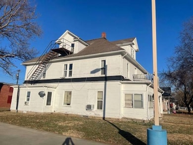 211 E 7th St unit 5, Concordia, KS 66901 - photo 2