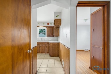 2140 Ottawa River Rd, Toledo, OH 43611 - photo 6