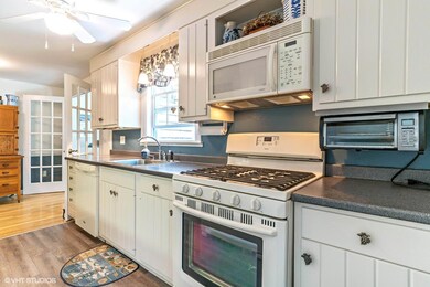 05_16CornwallRd_177_Kitchen_MLSuse_1500x