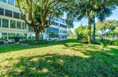 203 Southampton A, West Palm Beach, FL 33417 - photo 3