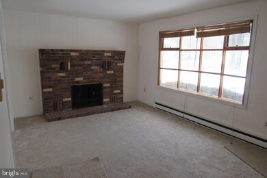 1129 Apple Orchard Cir, Berkeley Springs, WV 25411 - photo 5