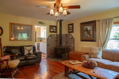 655 S 1st St, Dunsmuir, CA 96025 - photo 3