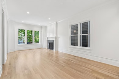 1932 W Wolfram St, Chicago, IL 60657 - photo 3