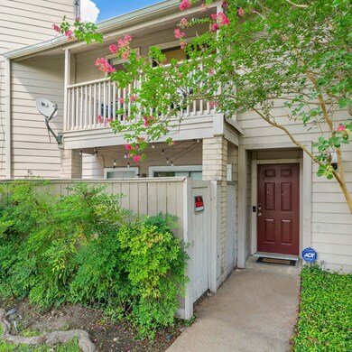 Centrally located near the Galleria with easy access to Westheimer and Westpark Tollway.