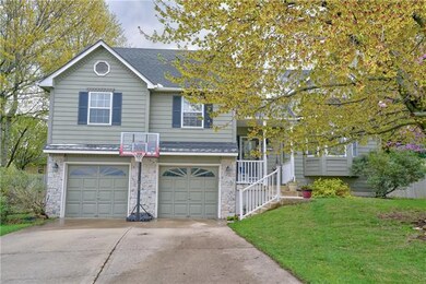 617 Laredo Ct, Raymore, MO 64083 - photo 2