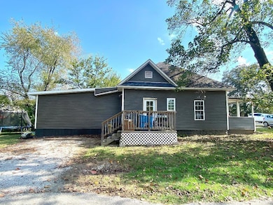 8065 E Terhune St, Dugger, IN 47848 - photo 4