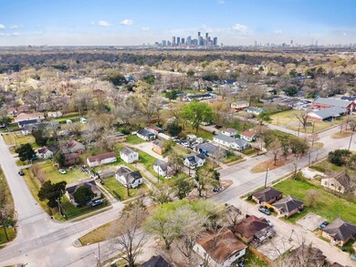 4510 Cavalcade St, Houston, TX 77026 - photo 7