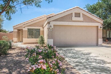 1743 E Cheyenne St Gilbert AZ-large-001-