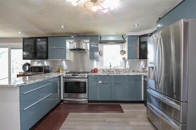 20 Hazel Ave, Nashua, NH 03062 - photo 2