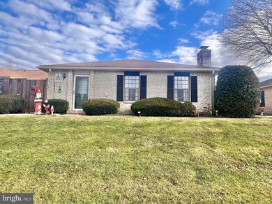 2751 Rolling Green Place unit B416, Macungie, PA 18062 - photo 2