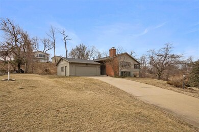 3815 Indiandale Cir SE, Cedar Rapids, IA 52403 - photo 2