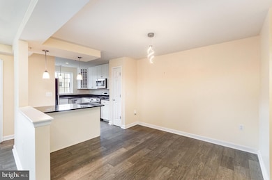 4121 S Four Mile Run Dr unit 202, Arlington, VA 22204 - photo 3