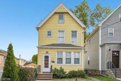 670 Devon St, Kearny, NJ 07032 - photo 2