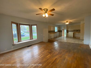 4423 Lowcroft Ave, Lansing, MI 48910 - photo 6