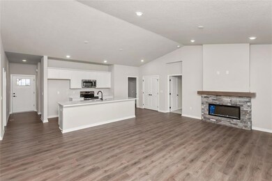 9383 Modena Ln, West Des Moines, IA 50266 - photo 7