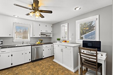 49 Nevens Cir, Rockland, MA 02370 - photo 5