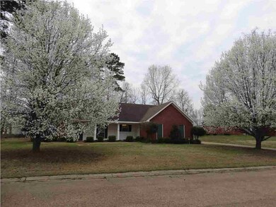 938 Mountain Crest Dr, Byram, MS 39272 - photo 2