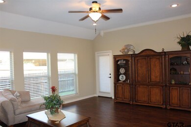 5117 5117 Chadbourne, Tyler, TX 75703 - photo 2