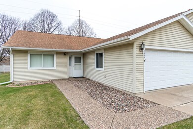 03_4444_33rdCtS_Exterior3_mls