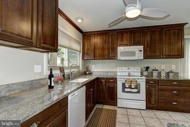 9424 Bethany Place, Montgomery Village, MD 20886 - photo 5