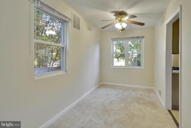 5639 Fenwick Dr, Alexandria, VA 22303 - photo 4