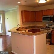 21835 Baldwin Square, Sterling, VA 20164 - photo 5