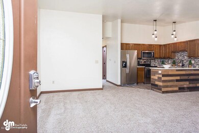Entry_Living Room 9095-SMALL