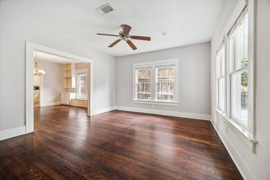 911 Oxford St, Houston, TX 77008 - photo 3