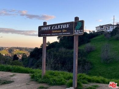 516 Rustic Dr, Los Angeles, CA 90065 - photo 2