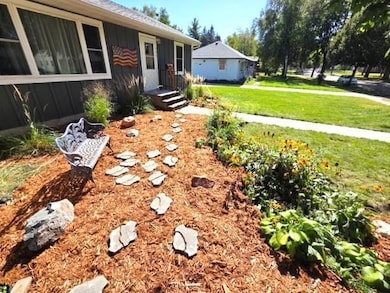 606 S 11th St, Montevideo, MN 56265 - photo 3