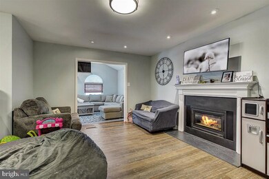 182 Abbey Dr, Royersford, PA 19468 - photo 6