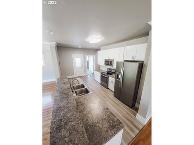 324 NW 9th St, Pendleton, OR 97801 - photo 7