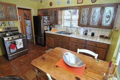 5 Eat In Kitchen