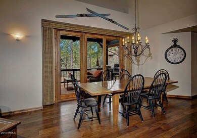 _D2X7910-Dining Area-MLS-