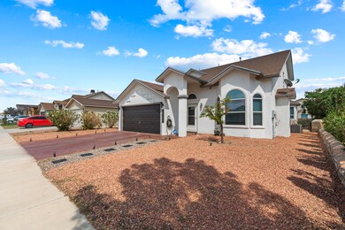 14288 Desert Sunset Dr, Horizon City, TX 79928 - photo 2